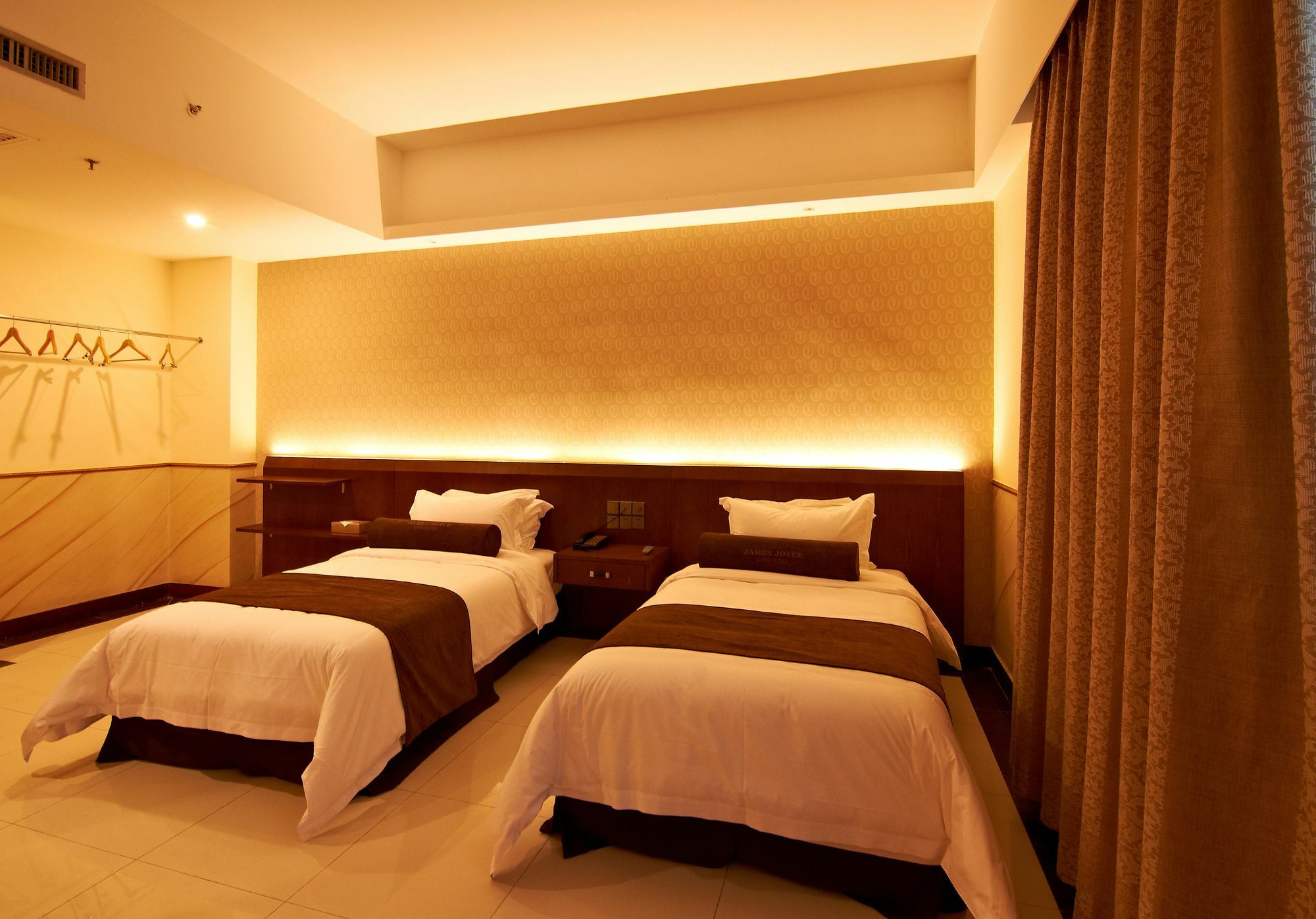 James Joyce Coffetel Hotel Guangzhou Shi Jing City Square Branch Eksteriør bilde