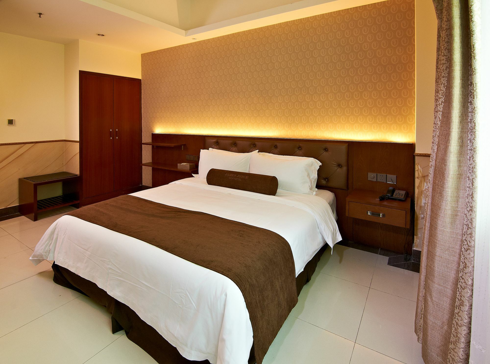 James Joyce Coffetel Hotel Guangzhou Shi Jing City Square Branch Eksteriør bilde